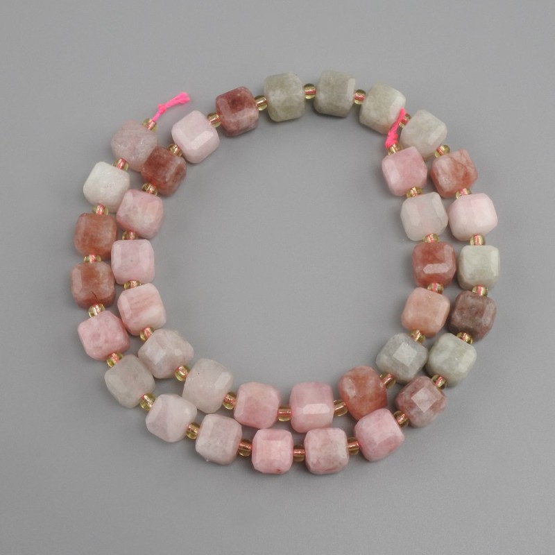 Jadeite Faceted Cube Beads, diameter 8x8mm±, seed beads 3mm±, length 37cm±