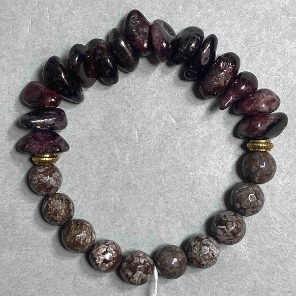 Bracelet Coffee Jasper Faceted Bead, Diameter 8.5 mm± Pomegranate Shard 12×6 mm±, Length 18 cm (stretch)