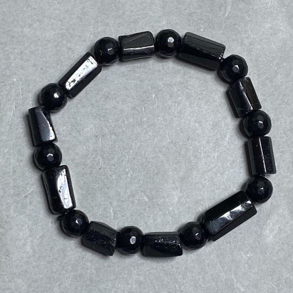 Bracelet Tourmaline Schorl with faceted gemstones, stone diameter 13x7mm +- Agate faceted bead 8mm +- , length 18cm +- stretch