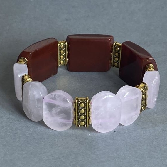 Bracelet Pink Quartz link, diameter 18x13mm+-Carnelian link 24x19mm+-, length 18cm +- stretch
