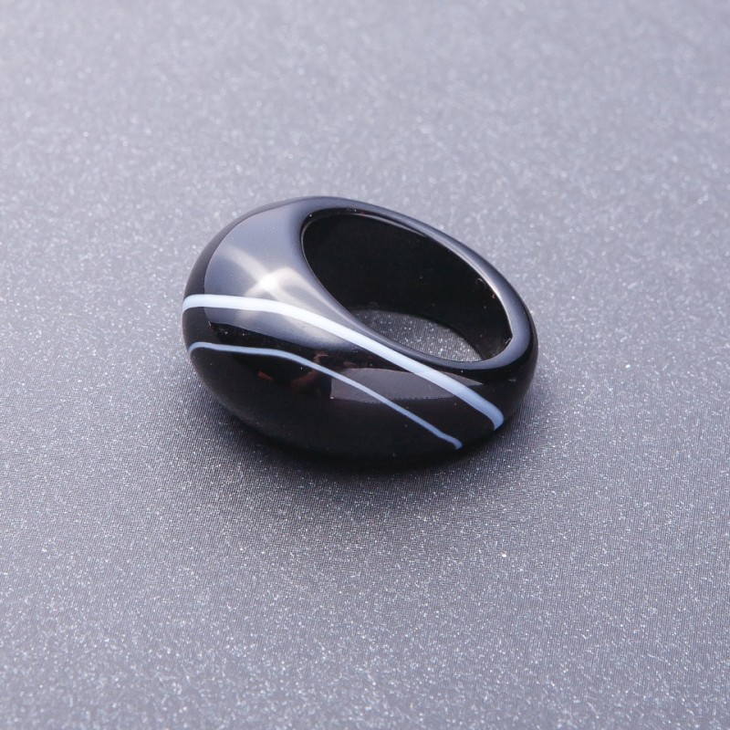 Ring made of natural black and white agate, size 19 mm