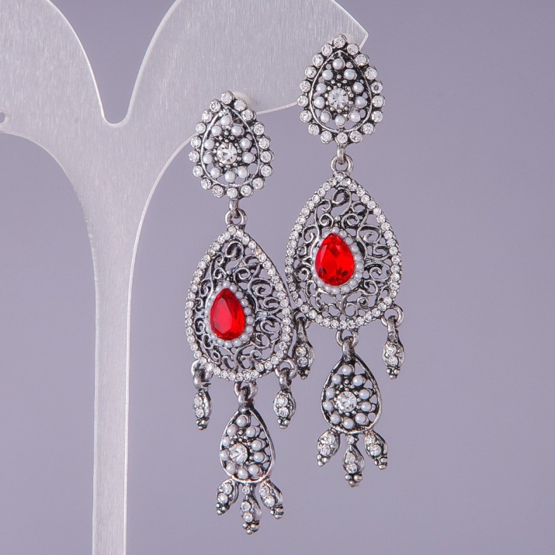 Earrings with red crystals 'Eastern Beauty', length 6.5 cm
