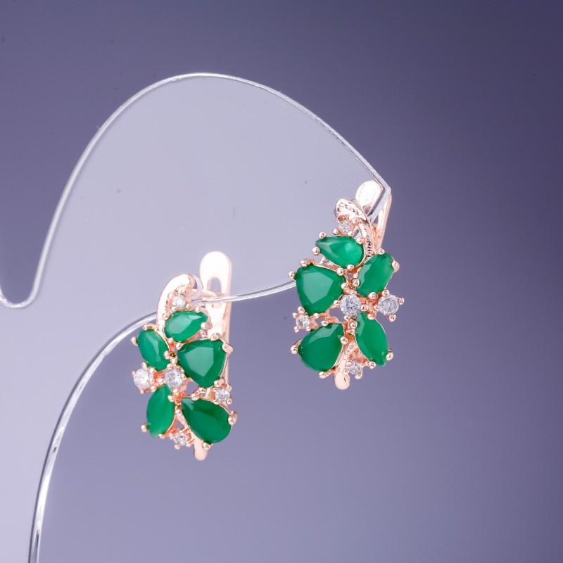 Green crystal earrings 19×10 mm in gold-tone metal