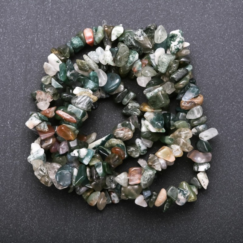 Chip-shaped Moss Agate natural stone beads on a thread, 8-9 mm diameter (+/-), length 85 cm