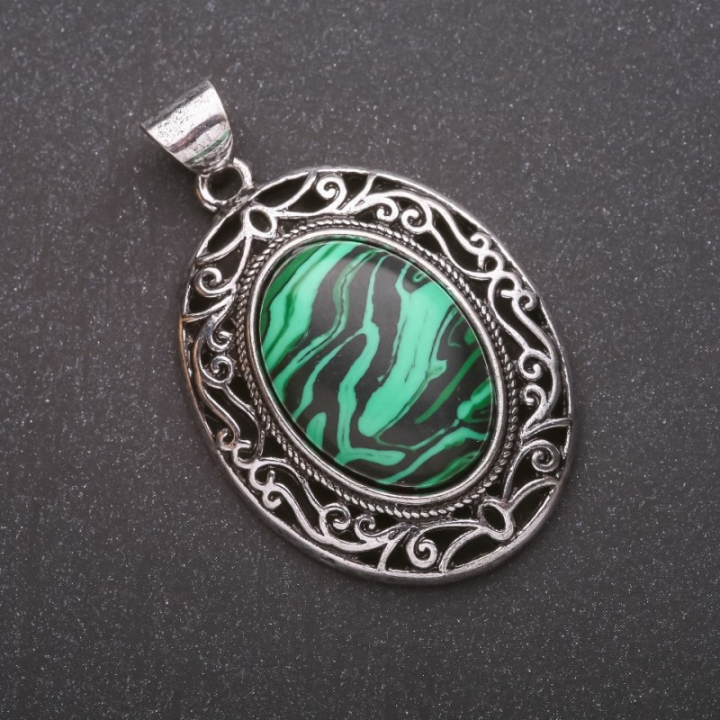 Malachite Pendant (Pressed) in Antique-Style Setting 33×40×52 mm