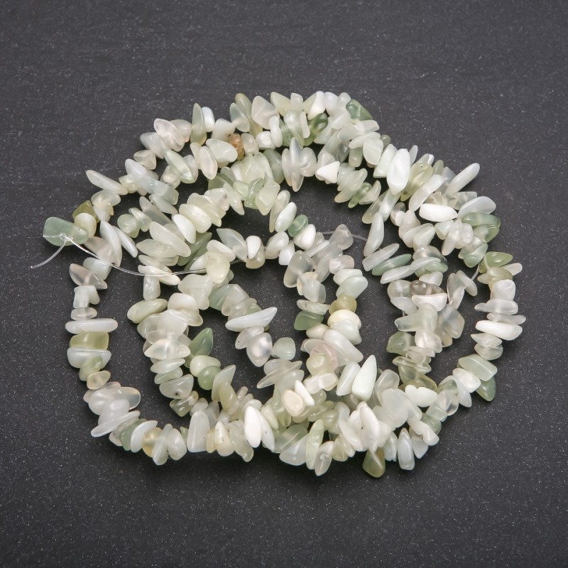 Onyx chip beads on thread, diameter 7 mm (+/-), length 80 cm