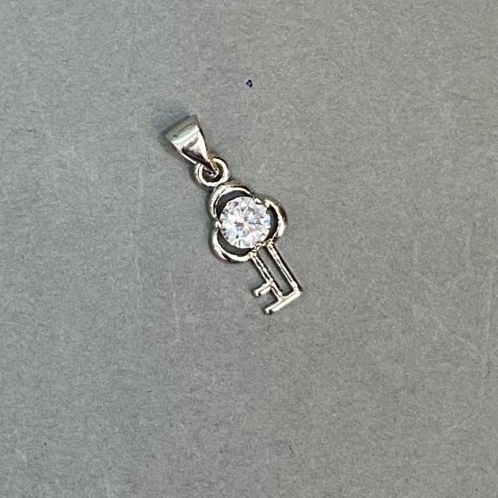 Crystal pendant, diameter 8x17 mm
