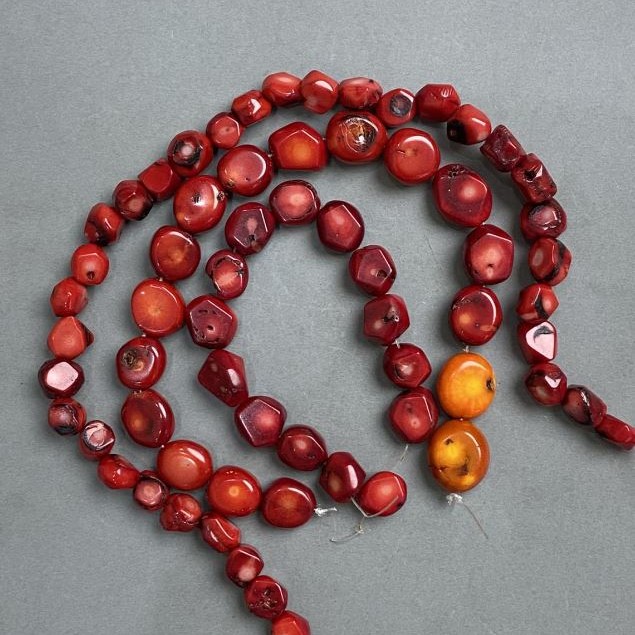 Faceted natural coral beads, diameter 13–19 mm (±), Price per 100 g