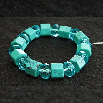 Bracelet on an elastic cord blue Turquoise (artificial) with veining and Czech glass