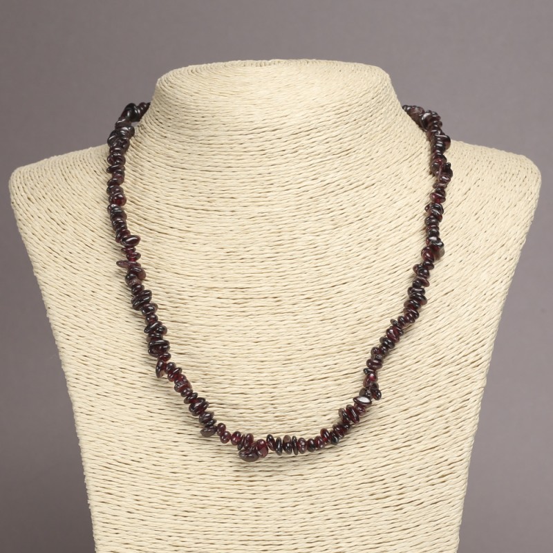 Garnet chip bead necklace, 6 mm diameter, 45 cm length, on extender chain