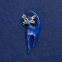 Brooch 'Kitty' in gold-tone metal, enamel and crystals 45x40mm +