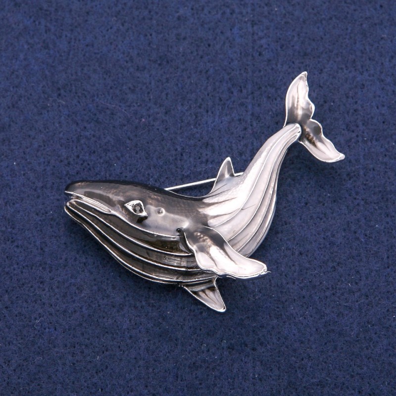 Cat brooch-pendant with enamel, silver-toned