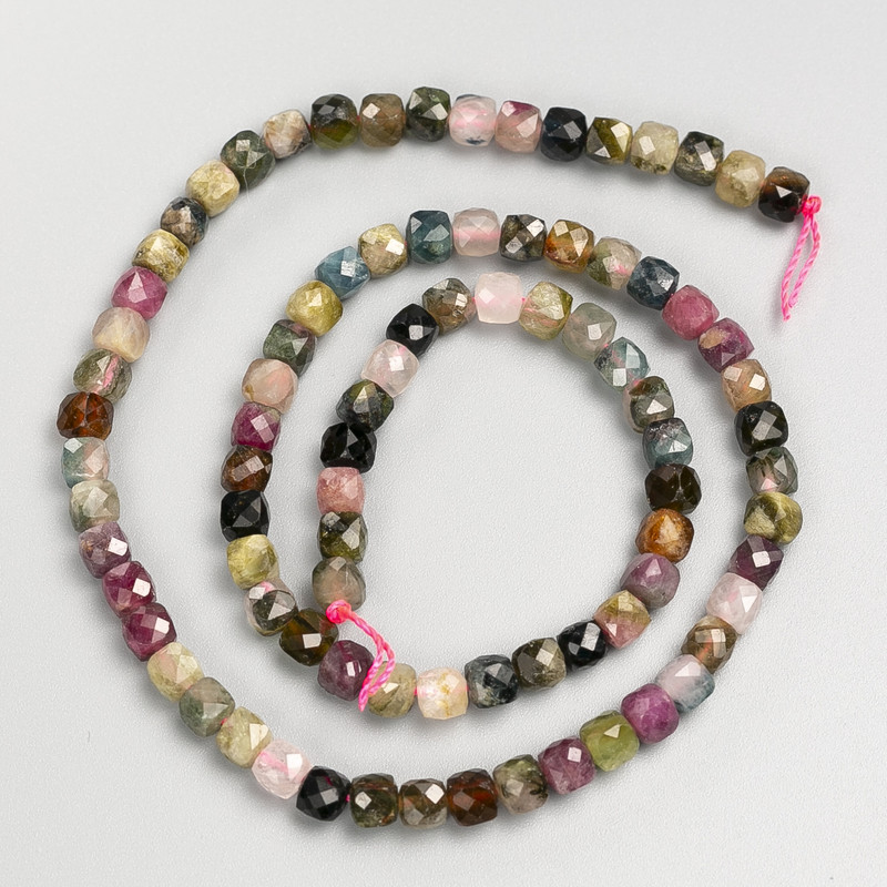Natural stone tourmaline beads, faceted cube on a thread, diameter 4–5 mm, length 40 cm ±