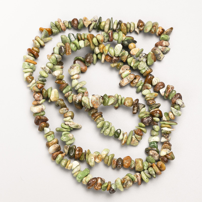 Green Jasper Beads - Natural stone chip on thread, 7×3 mm, 86 cm