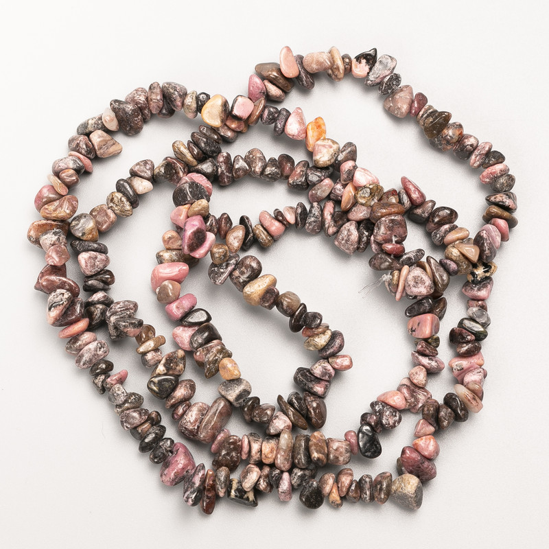 Rhodonite Beads, natural stone chips on thread, diameter 8x4 mm, length 84 cm ±