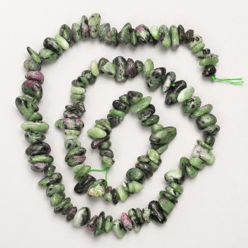 Beads of natural zoisite, chip-like on thread, 7×3 mm, length approx. 41 cm