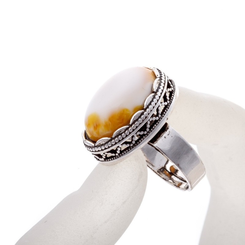 Clearance Amber Ring, bezel 'tooth' setting, 'M' size, oval stone 2.1×1.6 cm, size not specified