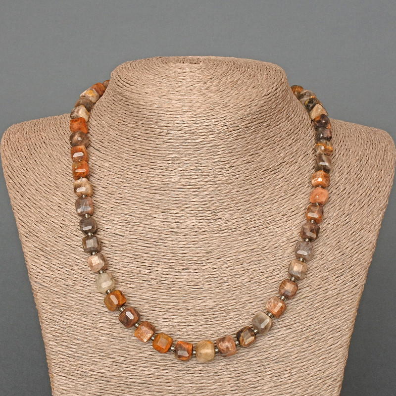Sunstone Necklace with natural faceted cube, 8 mm diameter ±, length 50 cm ±, with seed beads
