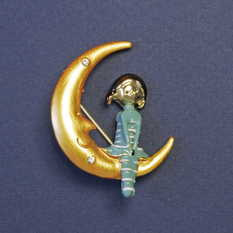 Brooch 'Romantic Girl on the Moon' 40x32 mm ± blue enamel gold-tone metal