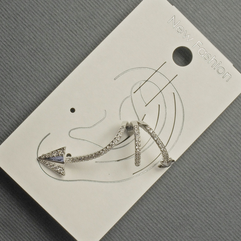 Cafe-style stud on the ear, silver-colored metal, 15×35 mm +- white crystals
