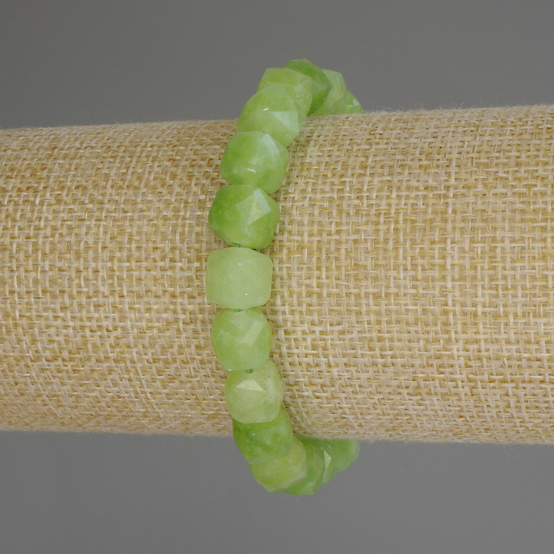 Chrysolite Olivine Faceted Cube Bracelet, 8x8 mm cube, length 18 cm (stretch)