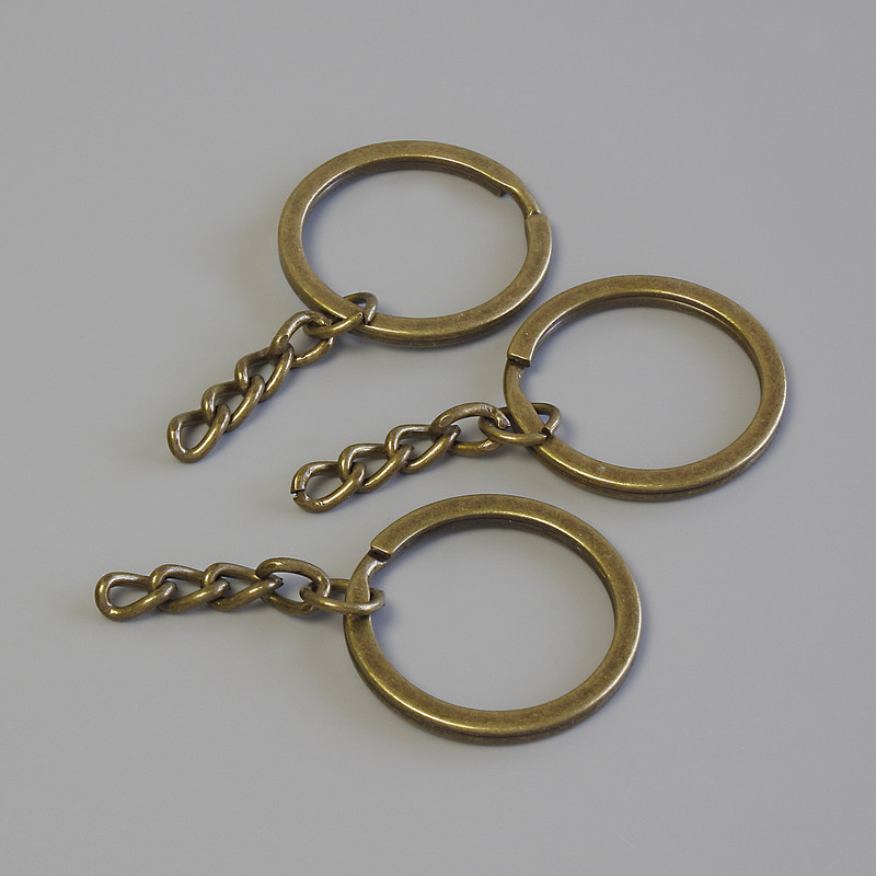 Price per pack / 10 pcs. Key ring base, ring diameter 28 mm ±, chain length 5 cm ±