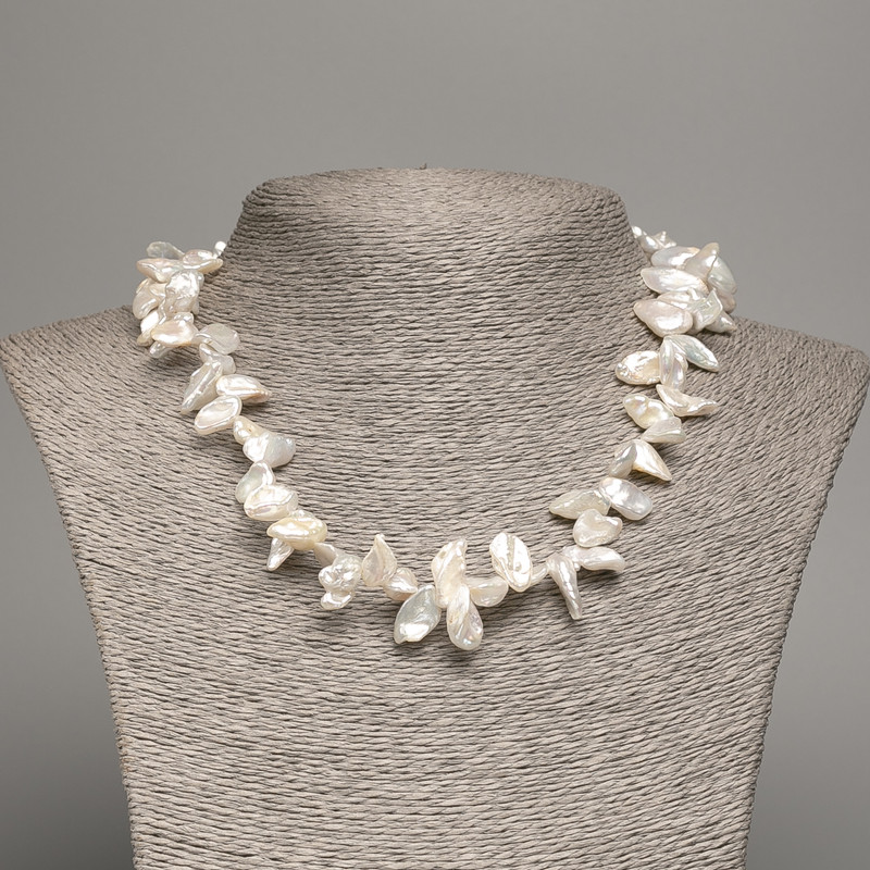 Baroque Pearl Necklace with a Gasoline shade 'Butterfly', diameter 11x9 mm, length 48 cm +