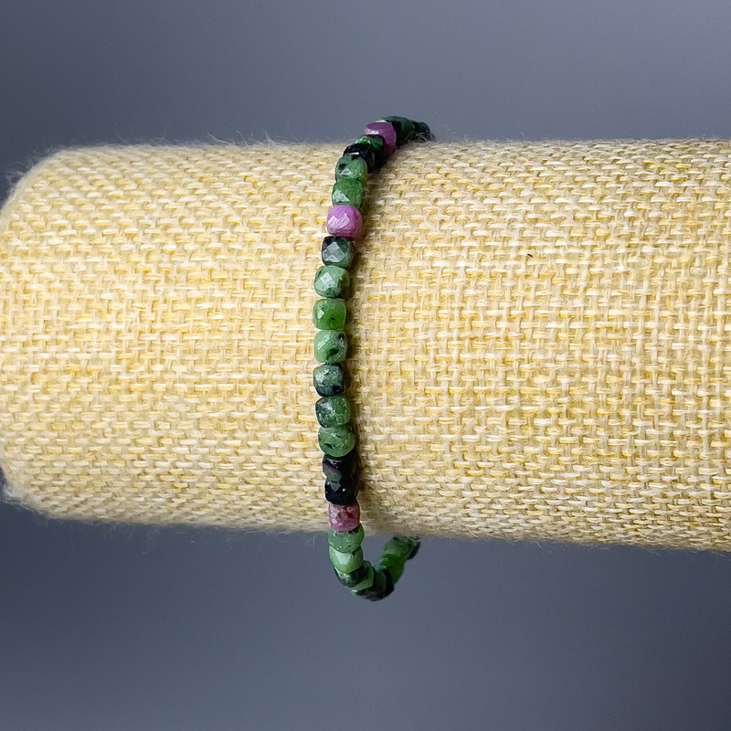 Zoisite bracelet with natural gemstone, faceted cube beads, 4 mm diameter ±, 18 cm length (stretch)